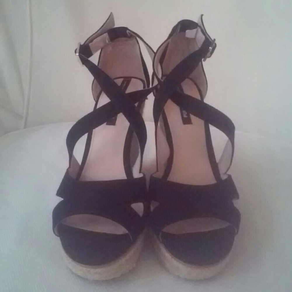 Closing TODAY  ♦Pull&bear Wedges