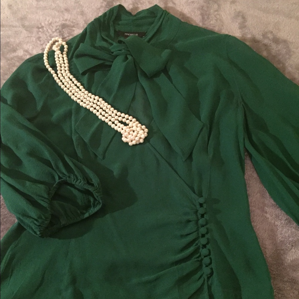 💥💥RECENTLY REDUCE💥💥gorgeous green silk blouse