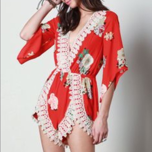 Lace and floral romper - Picture 4 of 4