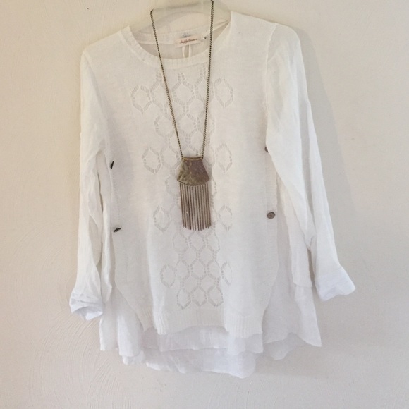 Tops - Beautiful boutique breezy sweater top