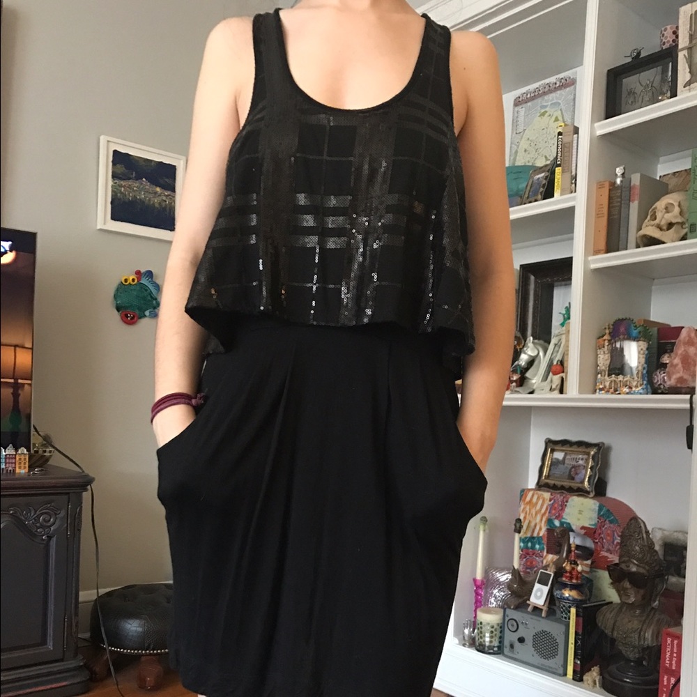 Dress - Picture 2 of 4