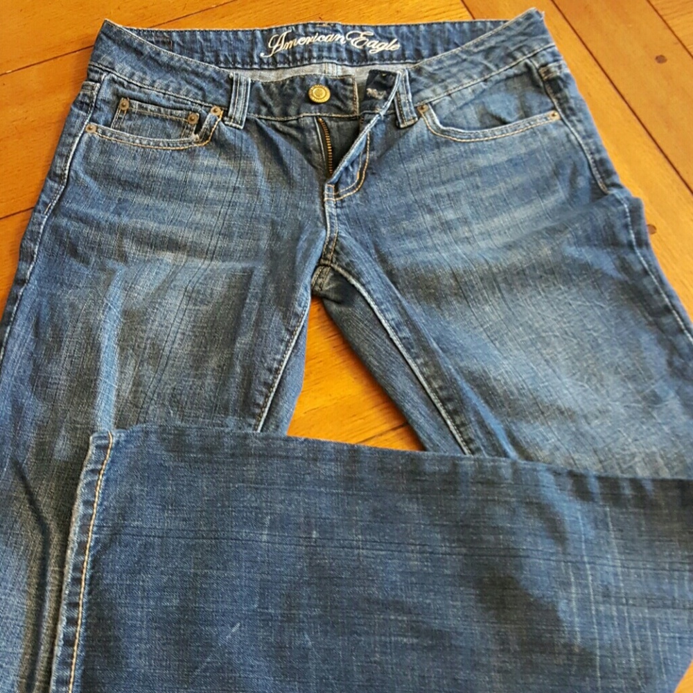 American Eagle favorite boyfriend jeans. Like new