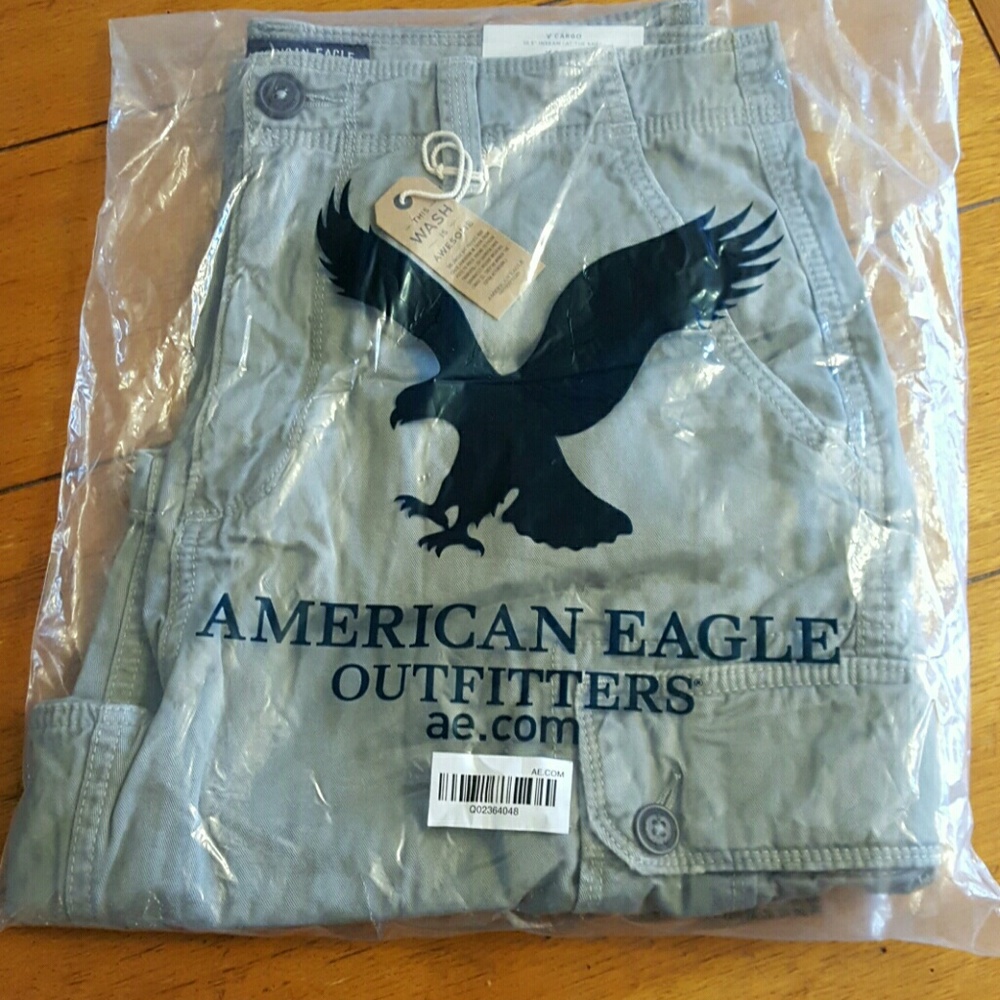 American eagle cargo shorts