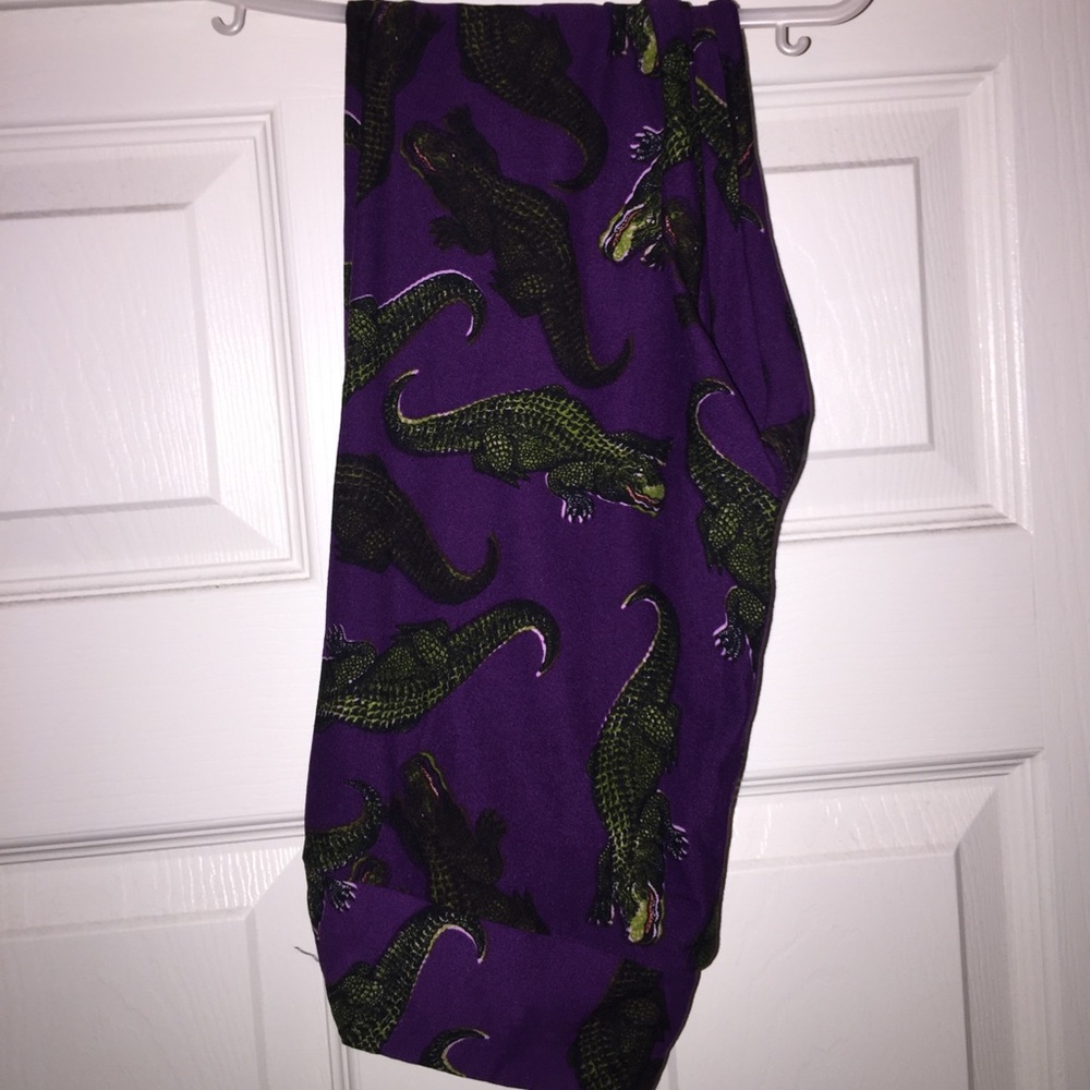 Alligator LulaRoe Leggings!!