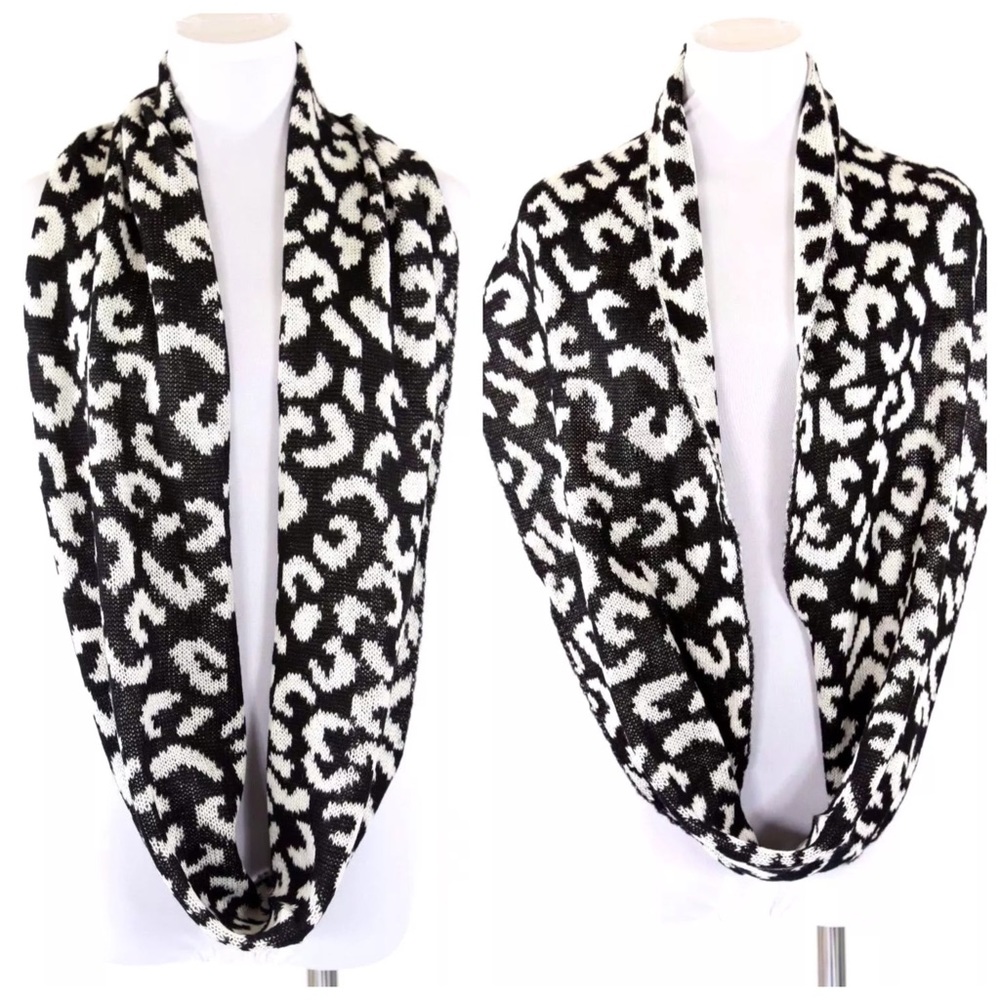 Reversible Squiggle Scarf - Picture 2 of 4