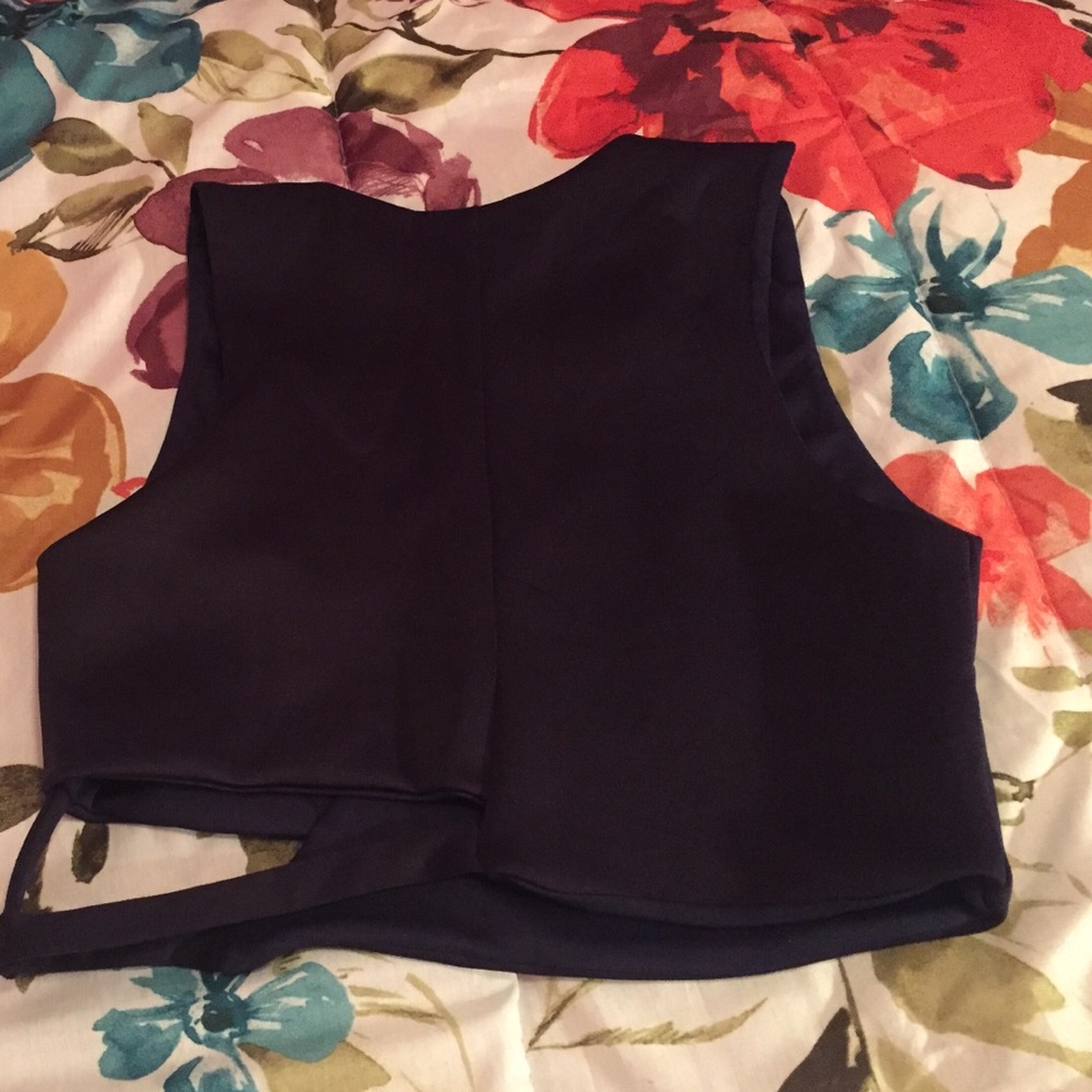 Crop Top - Picture 4 of 4