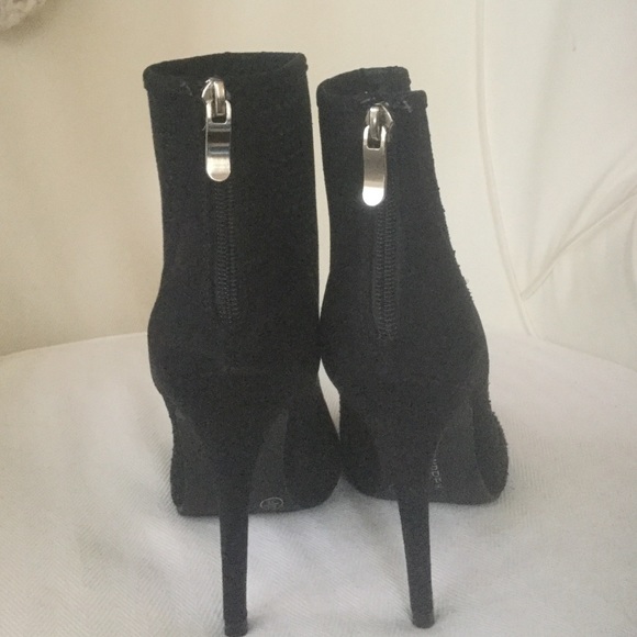 ON HOLD Closing TODAY ♦Chinese LaundryBooties - Picture 4 of 4