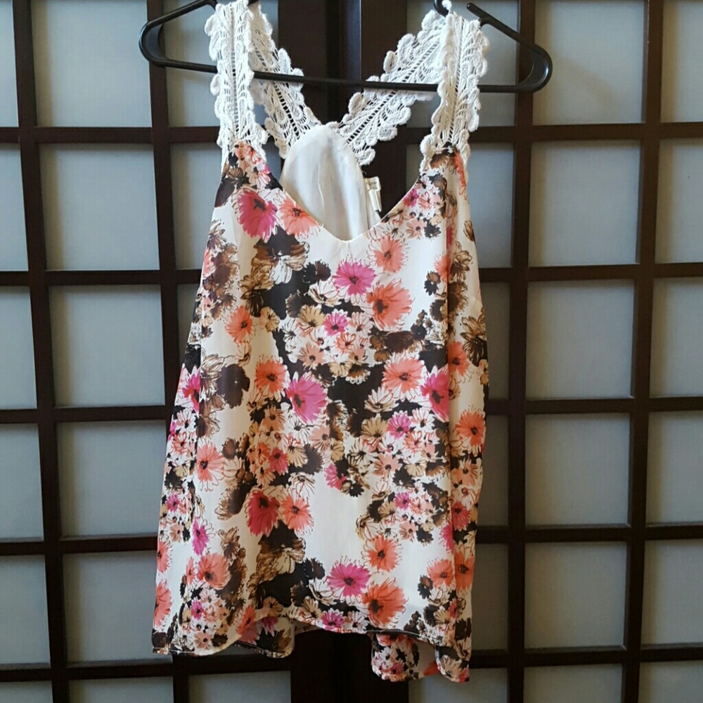 Beautiful flowy flower blouse