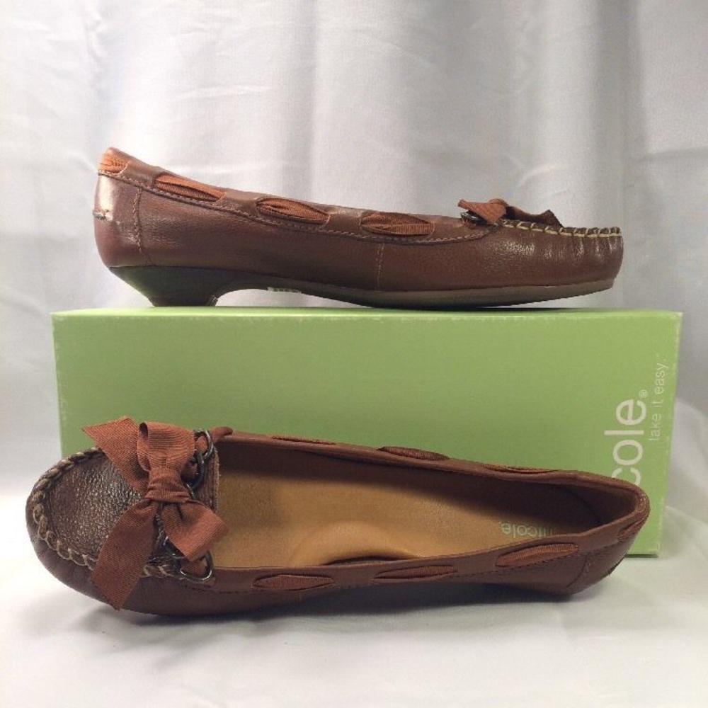 Women's Nicole Flats