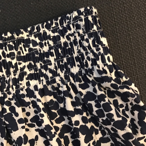 H&M navy/white flowy skirt - Picture 2 of 2