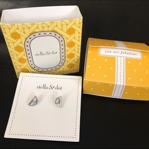 Deja Vu Reversible Stone Studs