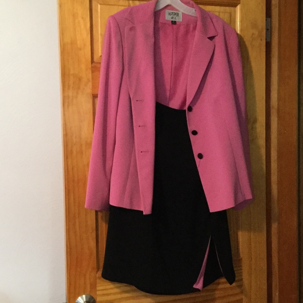 Dress suit