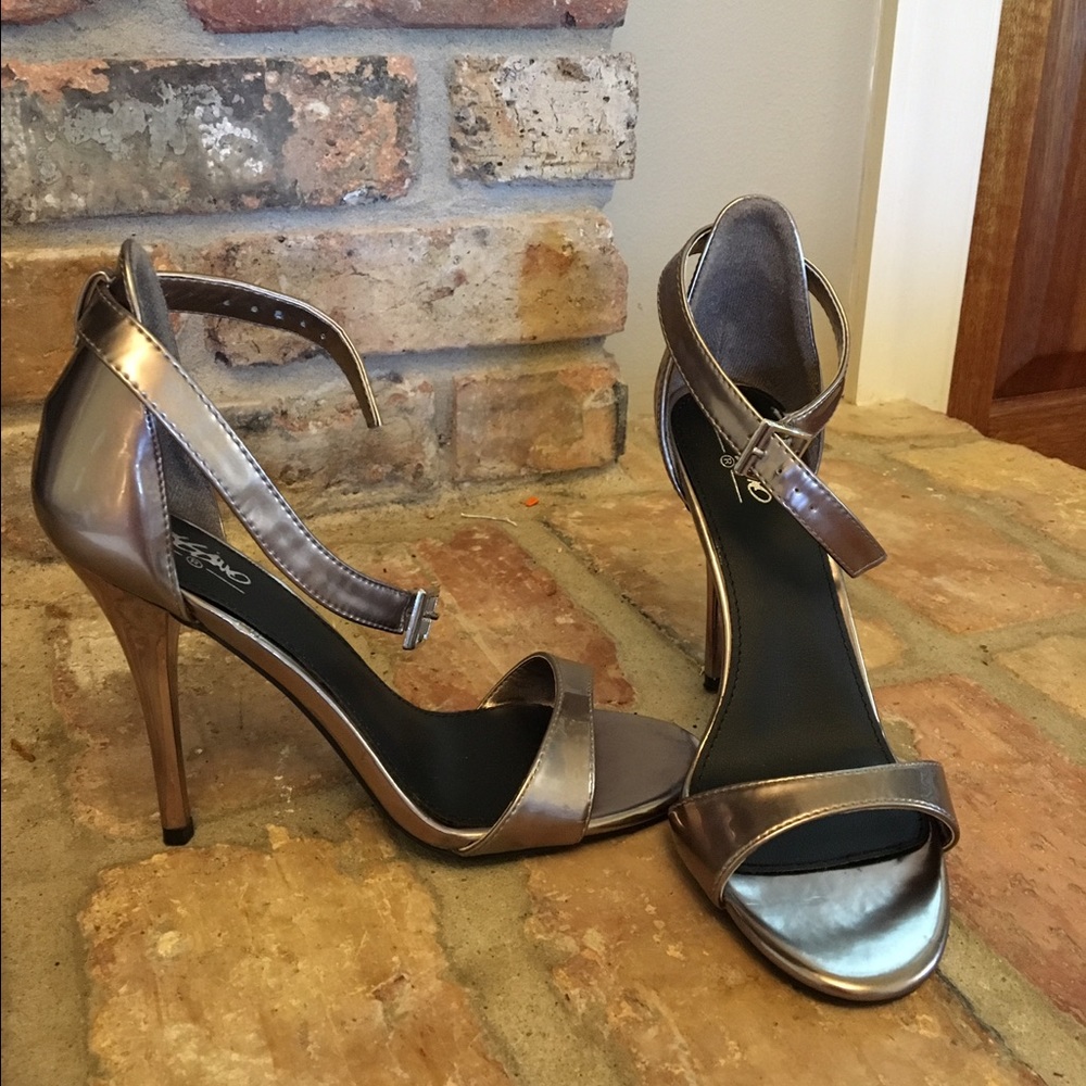 Pewter dress shoes