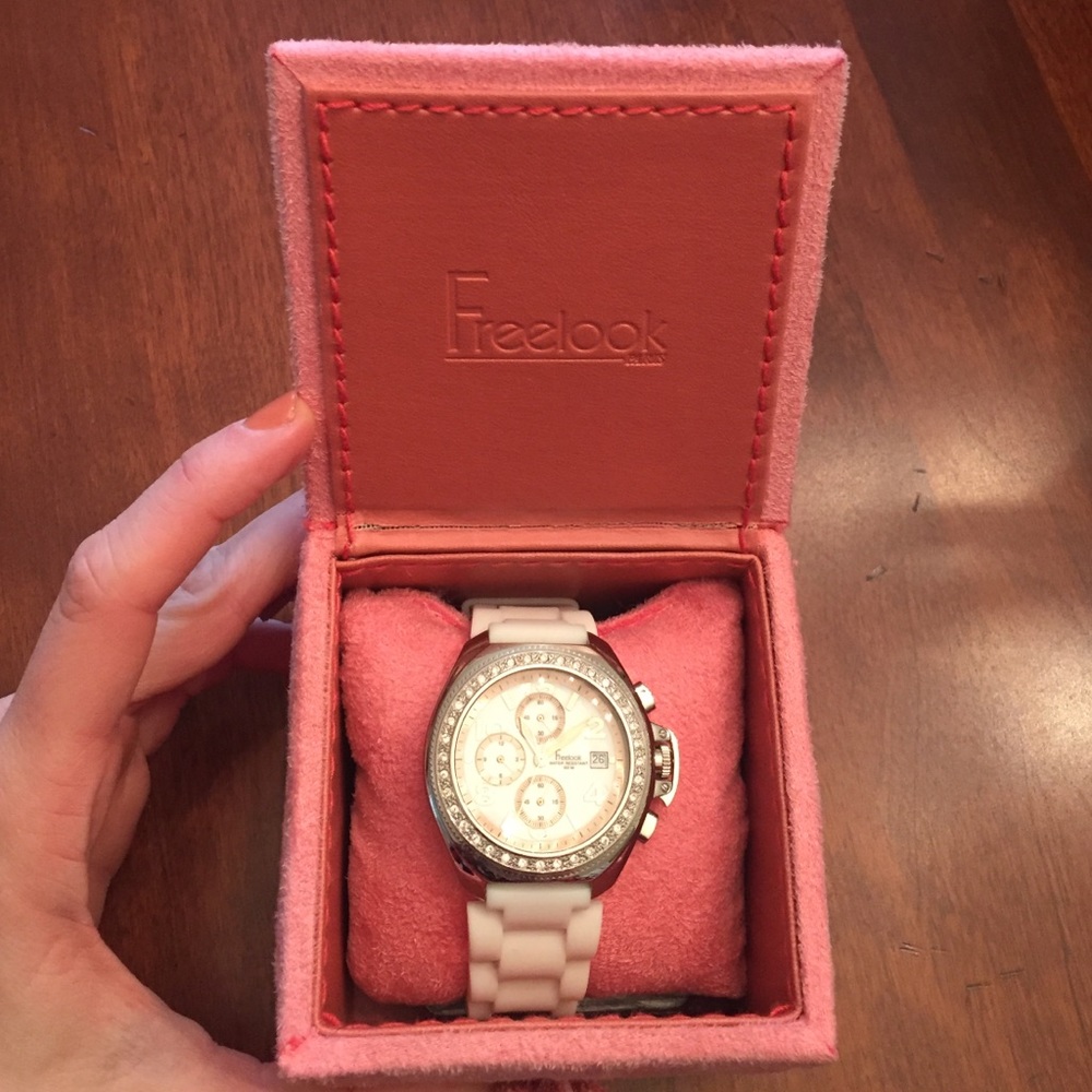 Freelook Paris watch