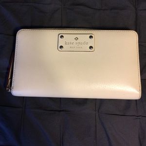 Kate Spade Wallet (similar to Cameron street)