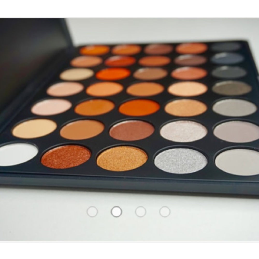 Wongcosmetics.com eyeshadow palette in 35K