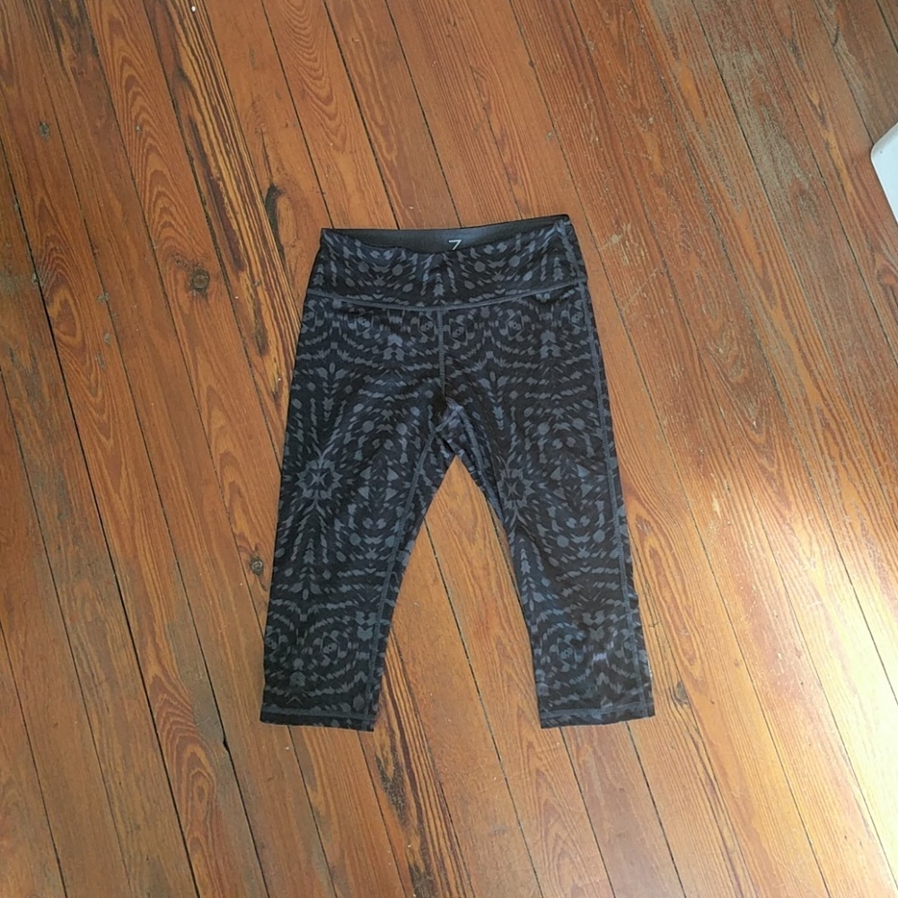 EUC Z by Zella Grey patterned crops