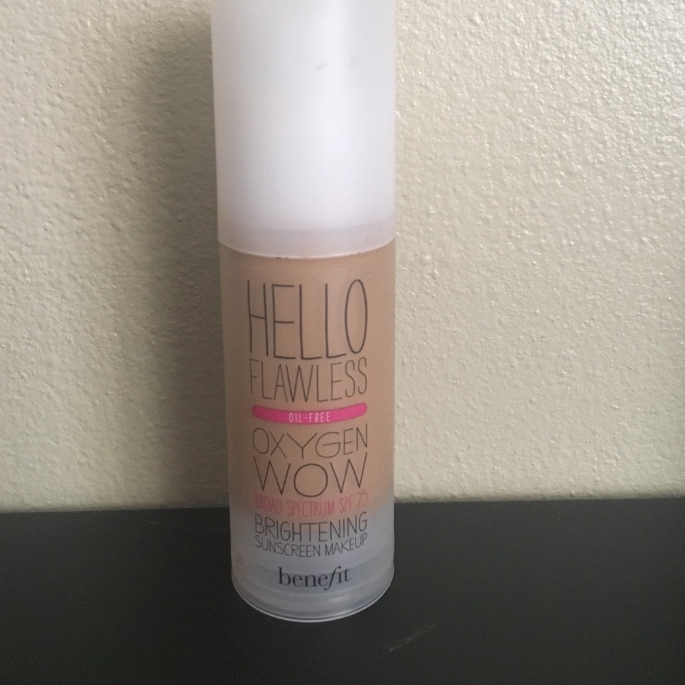 Benefit Hello Flawless Oxygen Wow Foundation
