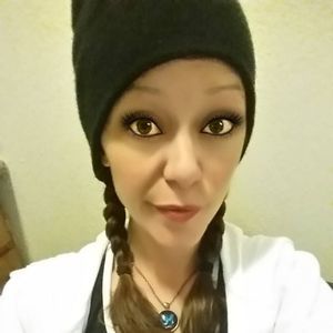 Meet your Posher, Tia