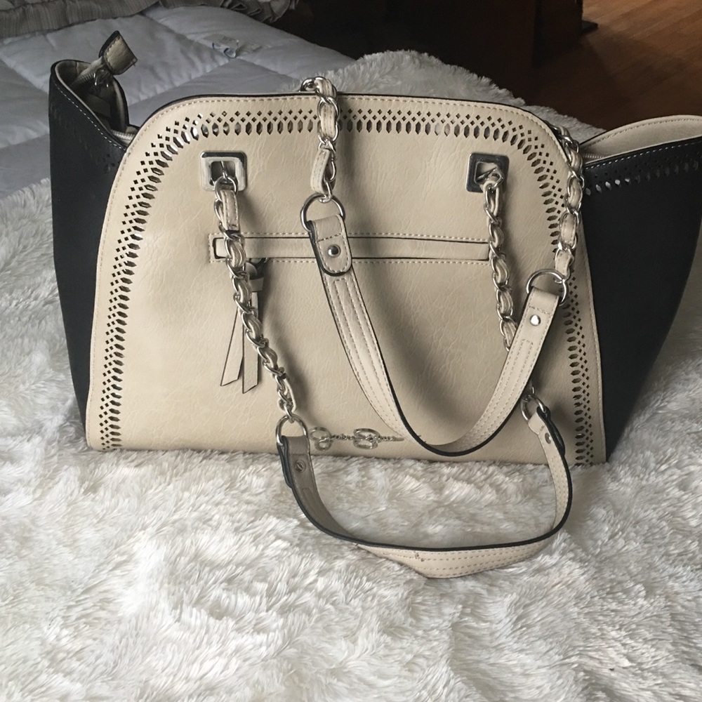 Beautiful Jessica Simpson bag NWT!