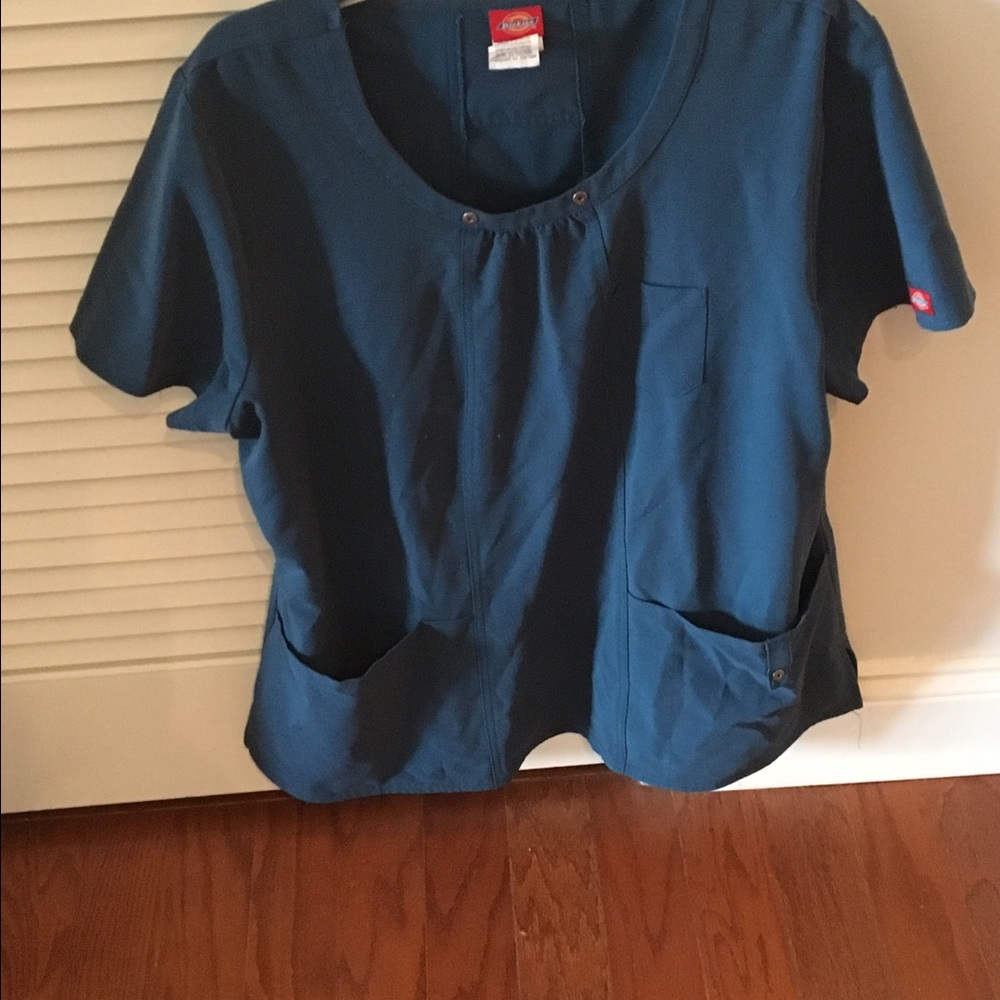 Scrub top