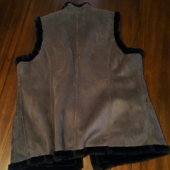 D & Co black suede vest - Picture 4 of 4