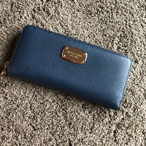 Michael Kors Large Travel Wallet in NAVY