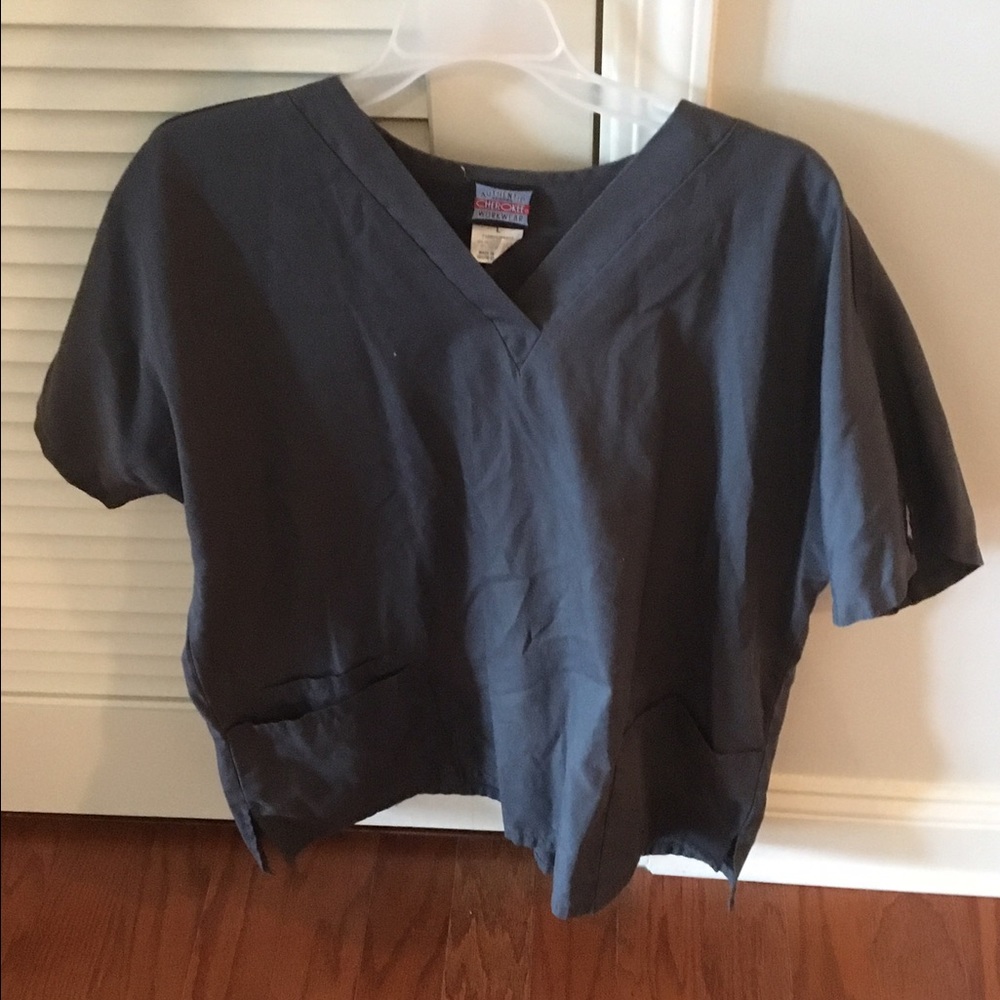 Gray cherokee scrub top
