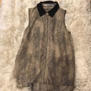 Chloe K animal print sleeveless blouse