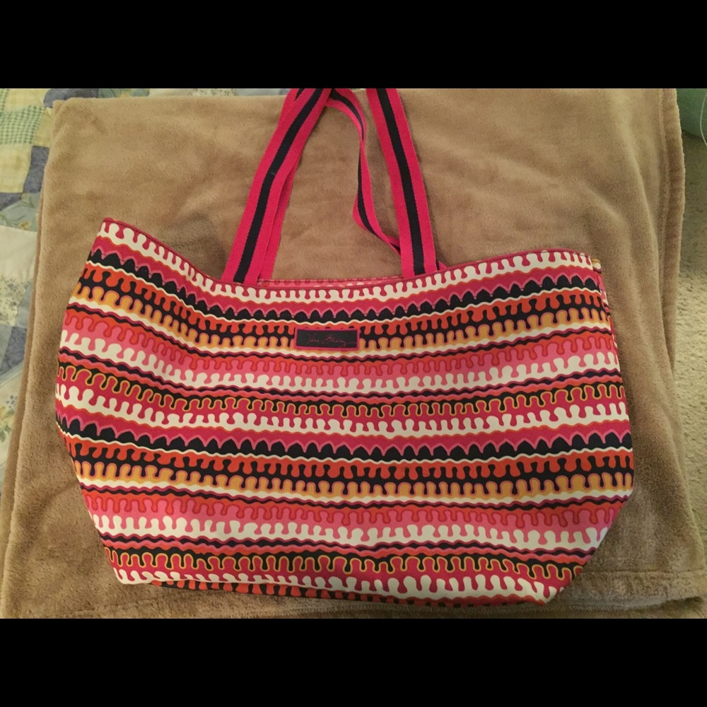 Vera Bradley Large Family Tote in Rio Squiggle