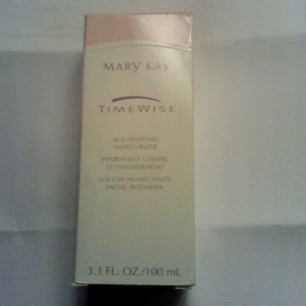2 for 1. Maryk Timewise age fighting moisturizer