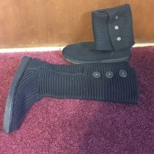 BLACK CROCHET UGGS