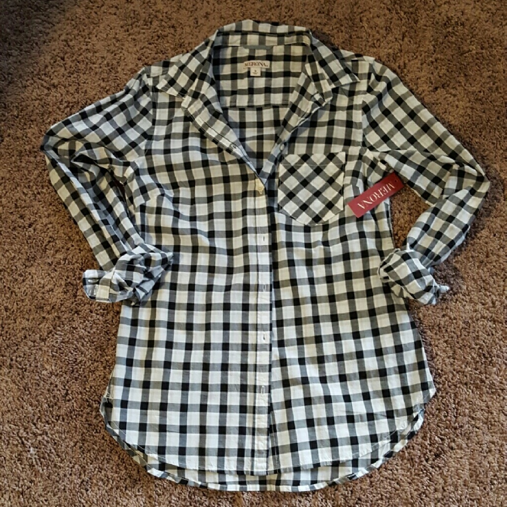 NWT-Adorable black and white checkered button up!