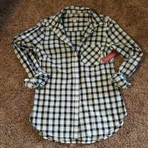 NWT-Adorable black and white checkered button up!