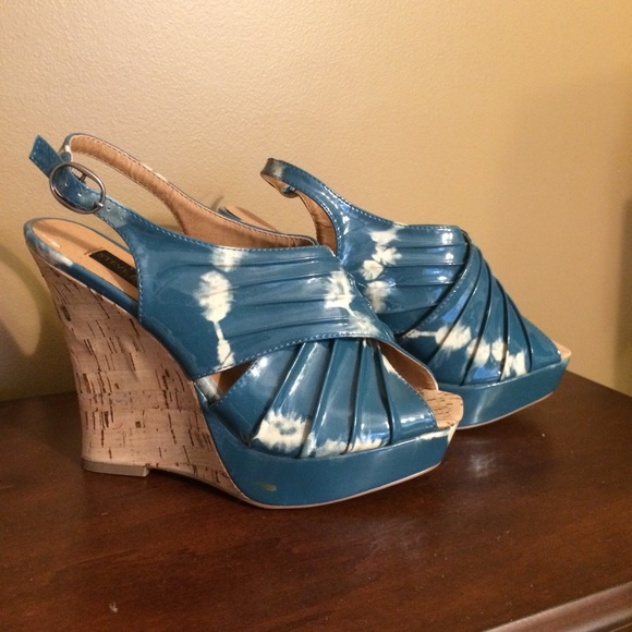 Steve Madden Luxe Sadie blue/white wedges, sz 6.5 - Picture 3 of 4