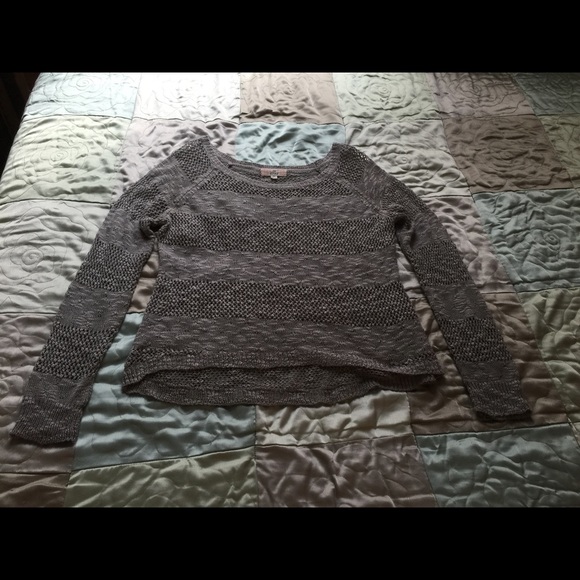 Gray knitted blouse - Picture 7 of 8