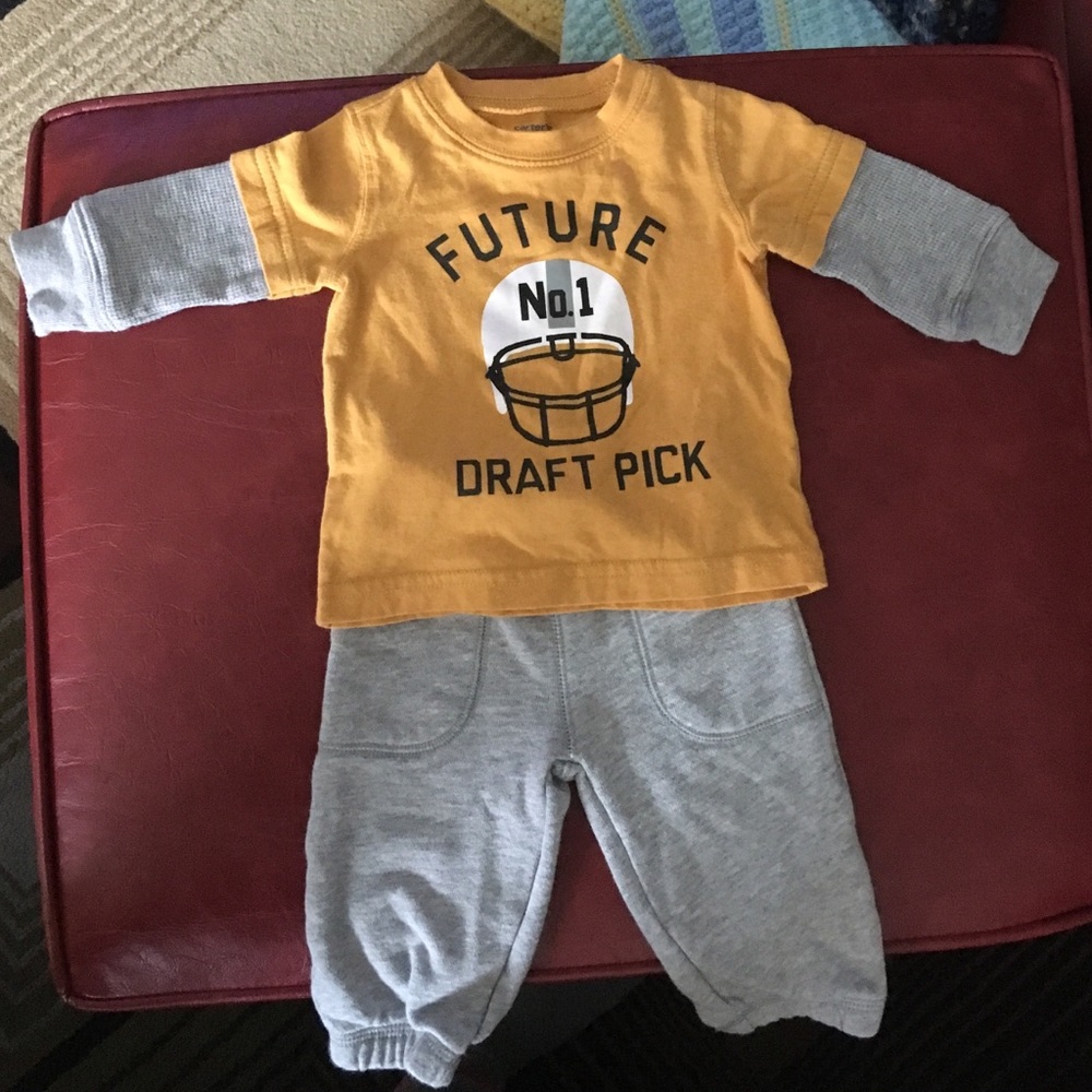 Two piece outfit. Size 3 months.  Great condution