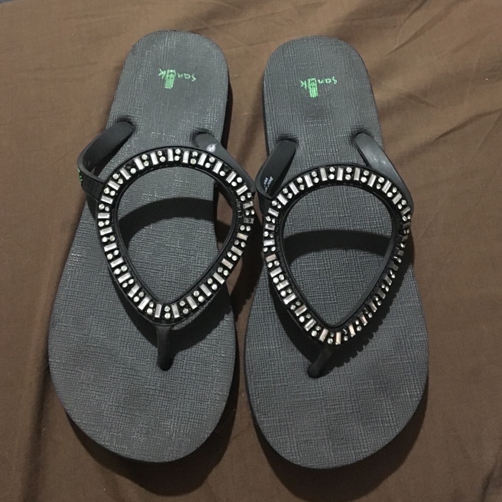 comfy sanuk sandals