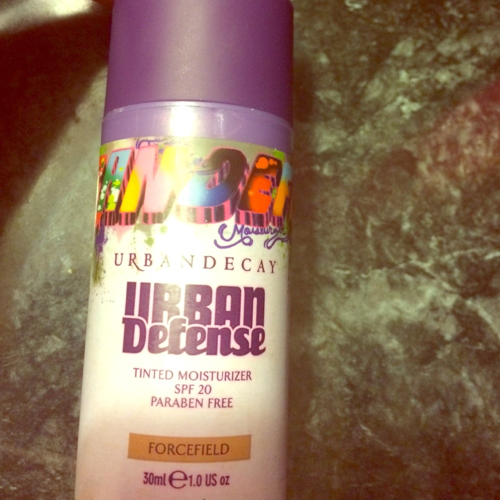 Urban decay "urban defense" tinted moisturizer