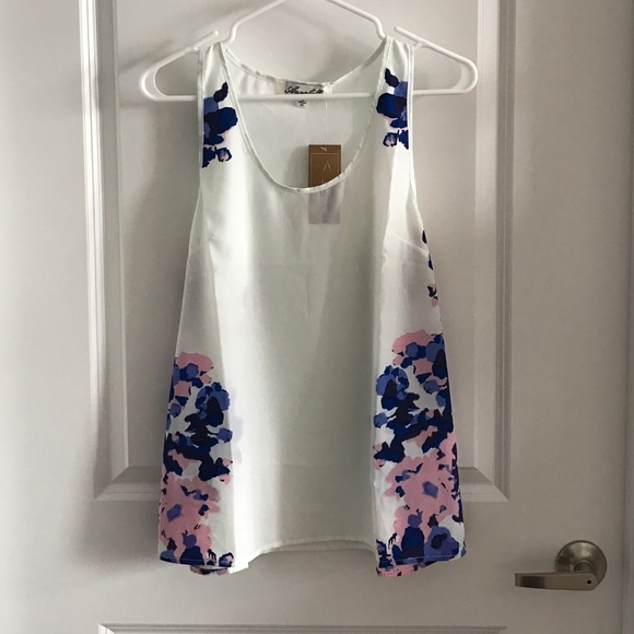 Francesca's Collections Tops - NWT Francesca's Floral Accent Tank Top