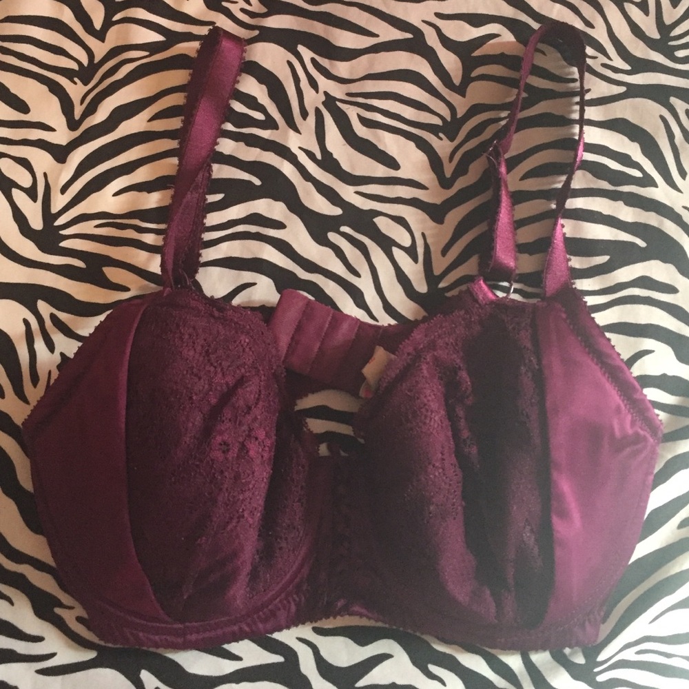 32DD Parfait lined lace bra with corset detail