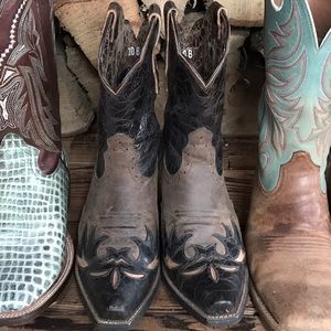 Women's Ariat Snip Toe Boots