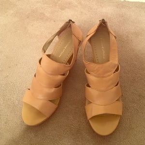 Size 10, Tan leather zip back wedge Sandle.