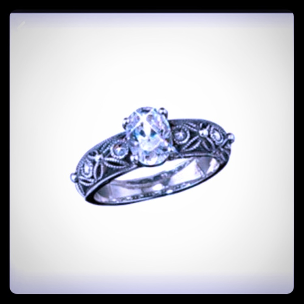 Vintage CZ 💍 Sterling Silver Size 6