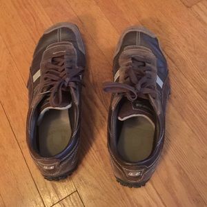 Men's size 10.5 Sketchers casual shoe