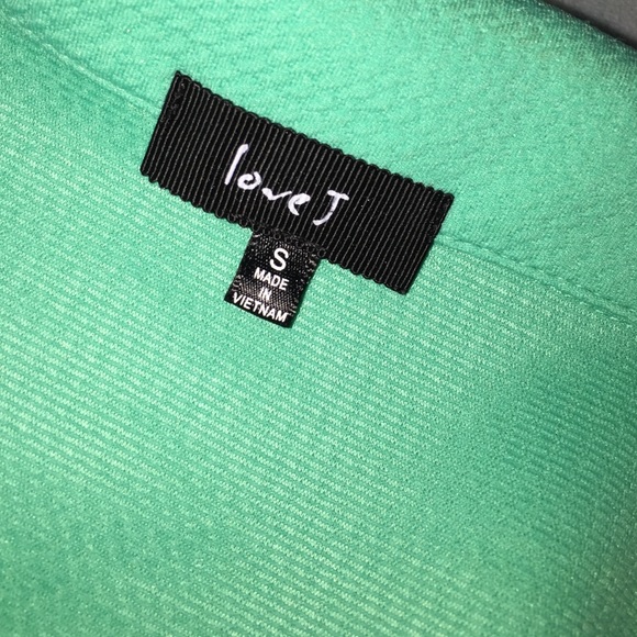 SUPER CUTE SHORT BLAZER💕 - Picture 4 of 4