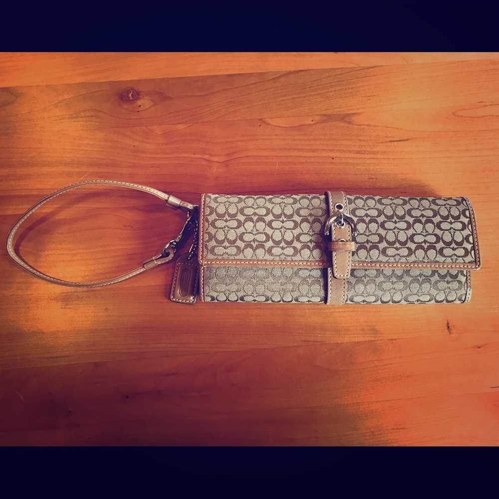 Coach Signature Wristlet / Wallet Gem