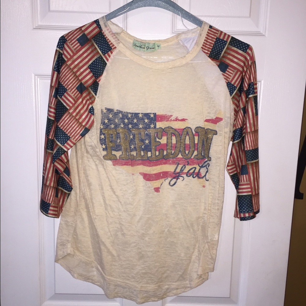Great 4th of July shirt! Size M fits loosely