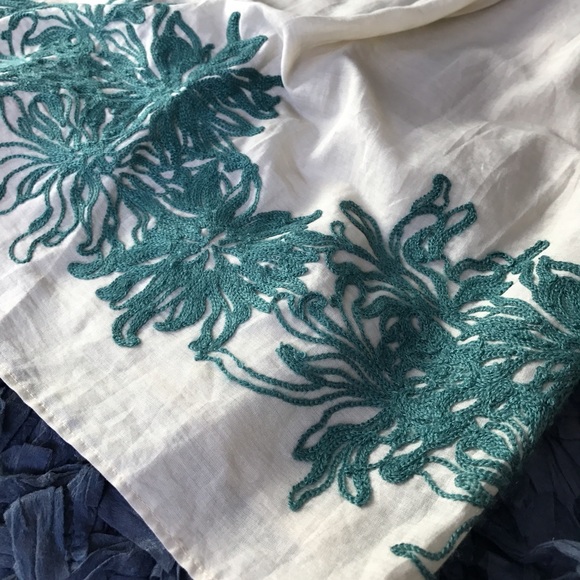 BCBGen Asym 1 Shoulder Dress w/ Embroidery - Picture 4 of 4