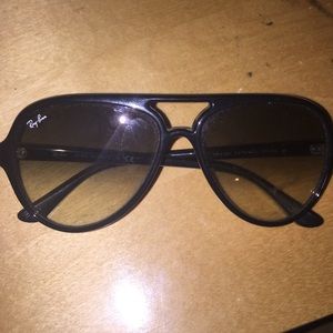 Black ray ban sunglasses